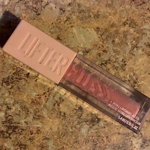 🌟5/$20-Maybelline Lifter Gloss-NWT🌟